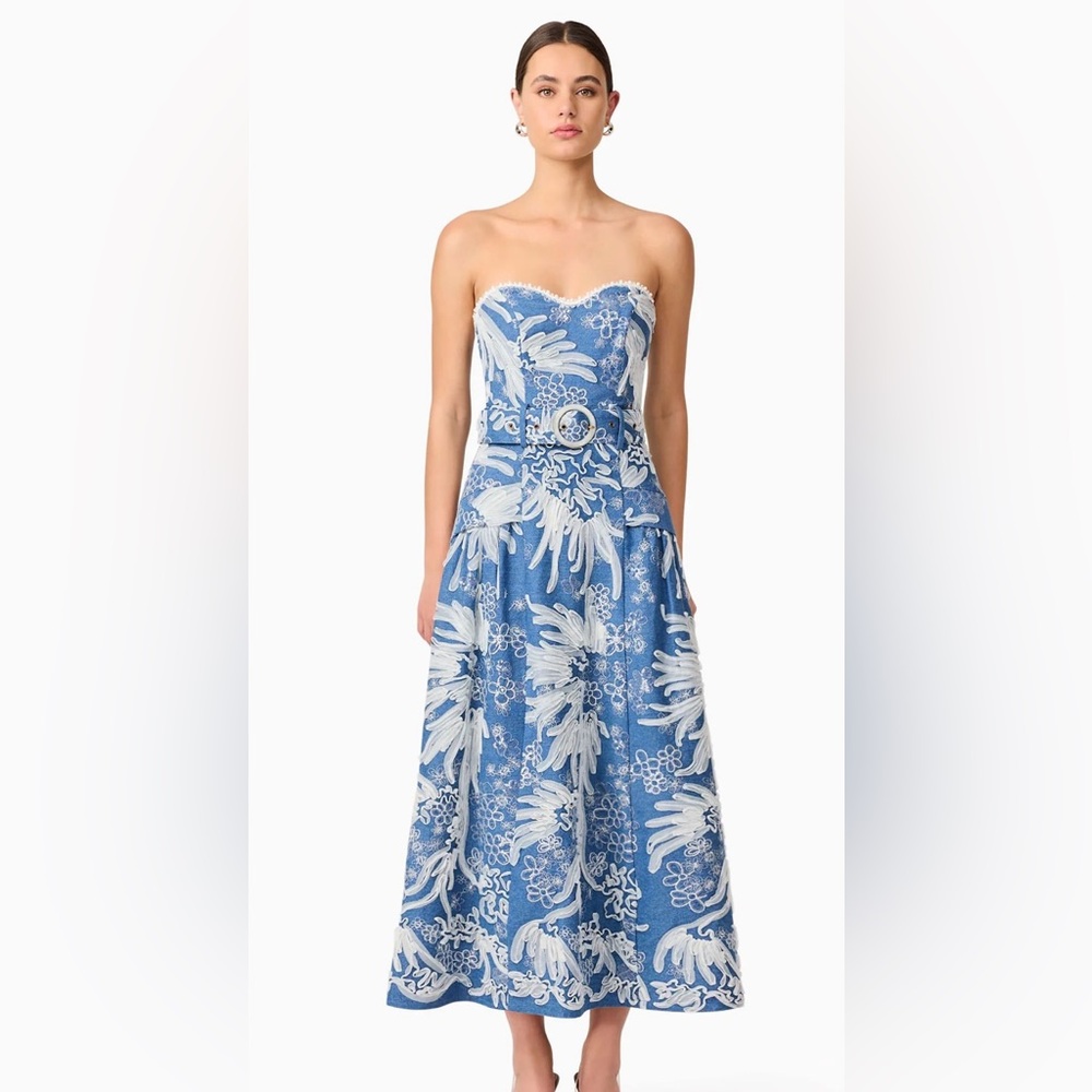 Elliatt Anneliese Strapless Midi Dress in Blue - S